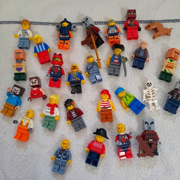 6 pound Lego lot of  mini figures / Some Incomplete But There's Lots - Picture 2 of 6
